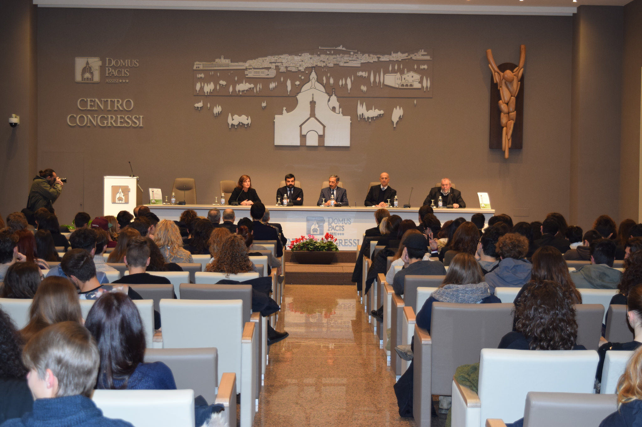 ISTRUZIONE: “R-EGALITÀ. LA LEGALITÀ COME IL REGALO PIÙ VERO” – INCONTRO-DIBATTITO CON LE SCUOLE ALLA DOMUS PACIS DI SANTA MARIA DEGLI ANGELI – INIZIATIVA DELL’ASSEMBLEA LEGISLATIVA DELL’UMBRIA