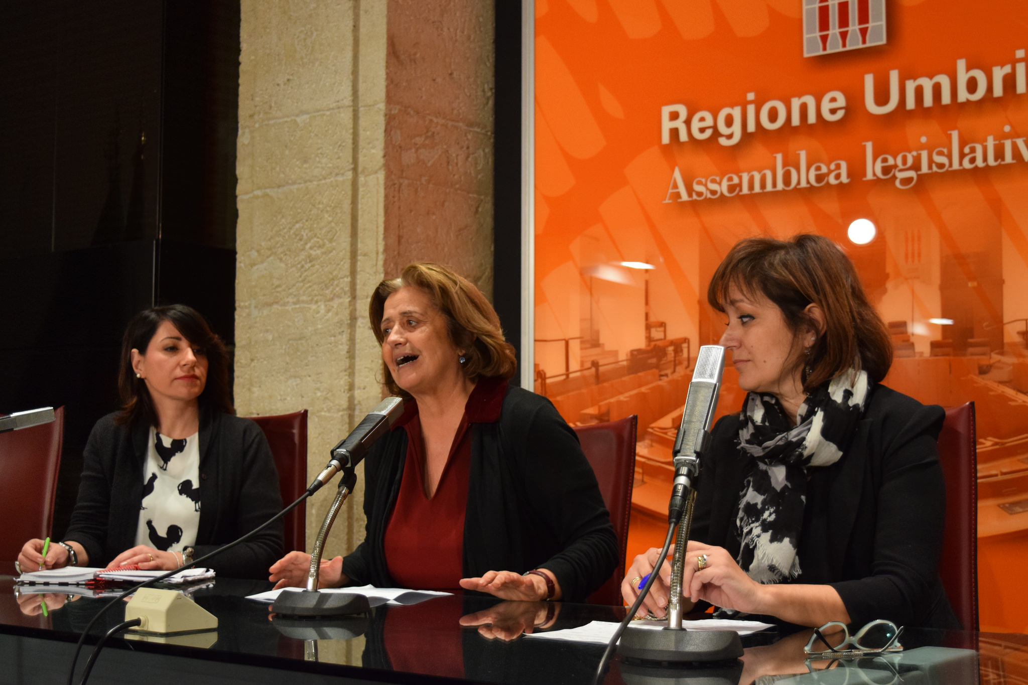 CORECOM: “NEL 2015 RIMESSI IN TASCA AI CITTADINI 1 MILIONE 650MILA EURO DI PAGAMENTI NON DOVUTI O RELATIVI A DISSERVIZI DEGLI OPERATORI DI TELECOMUNICAZIONI” – CONFERENZA STAMPA DI FINE ANNO DEL COMITATO