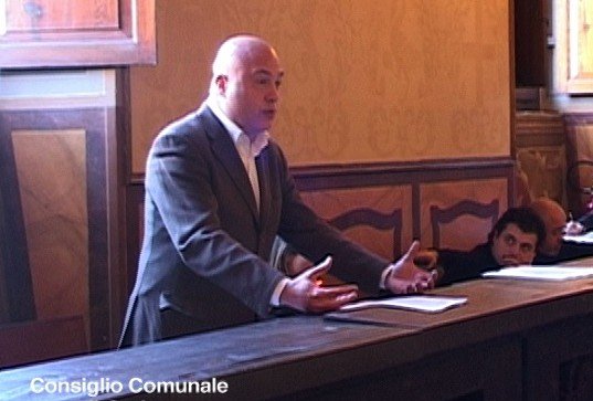 SACRIPANTI: “ORVIETO SEMPRE PIU’ DISTANTE DA ROMA”. CON INTERROGAZIONE SI CHIEDONO CHIARIMENTI IN MERITO A SOPPRESSIONE DEI TRENI