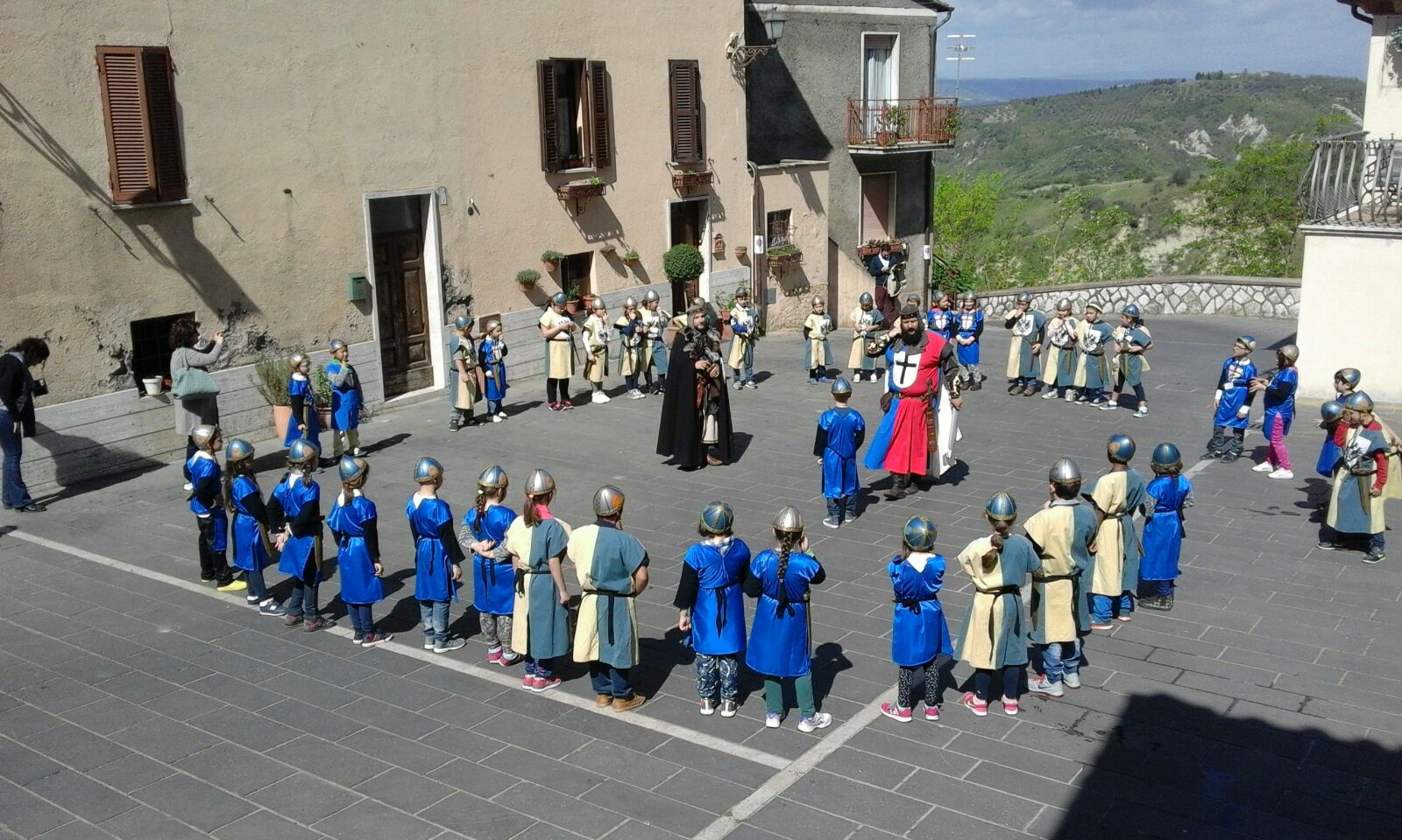 UN SUCCESSO LA PRIMA VISITA MAGICI CASTELLI AD ALVIANO