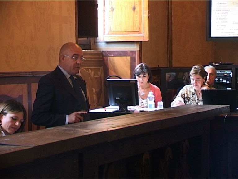 SUL PALAZZO DEI SETTE GERMANI RESUSCITA IL MODELLO CLIENTELARE.