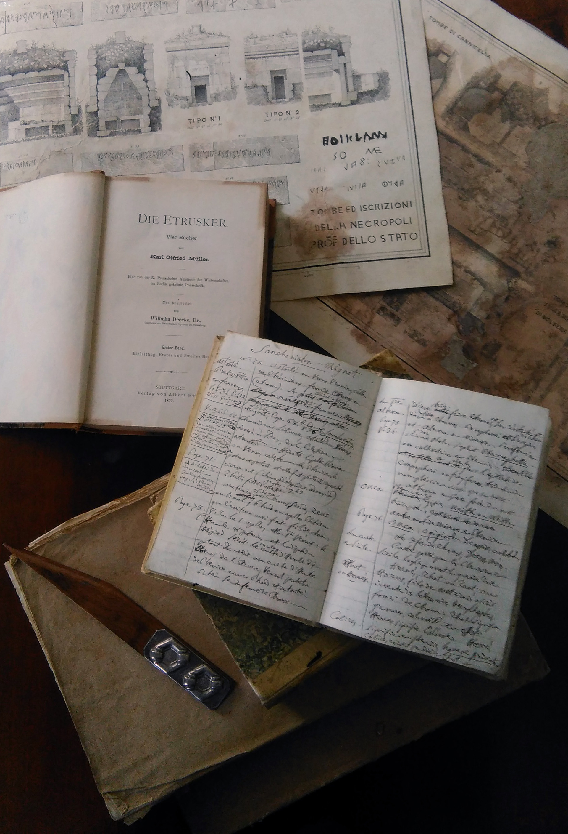 ULTIMI GIORNI PER VISITARE LA MOSTRA ETRUSCHI “A LA CARTE”. LIBRI E DOCUMENTI DAL SETTECENTO ALL’OTTOCENTO E UNA NUOVA ESPOSIZIONE DI CARATTERE ARCHEOLOGICO ANNUNCIATA IN ORVIETO