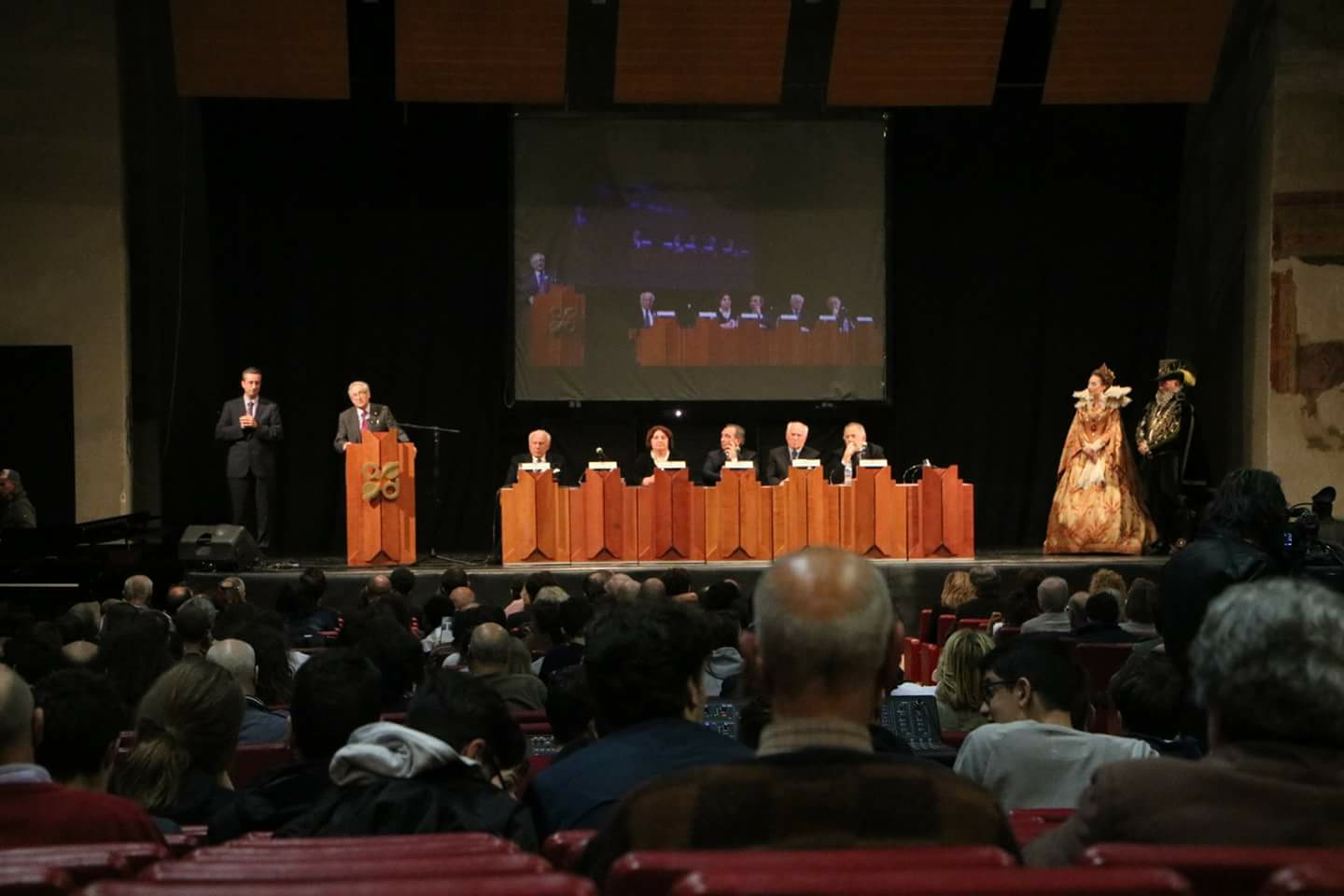 A FOLIGNO SI E’ ALZATO IL SIPARIO SULLA SETTIMA FESTA DI SCIENZA E FILOSOFIA.