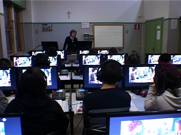 BASTA CON IL PREMIO DI SEDICENTE “MERITO” AI/ALLE FEDELISSIMI/E E DEI DIRIGENTI SCOLASTICI, BASTA CON IL”CERCHIO MAGICO” DEL PRESIDE.