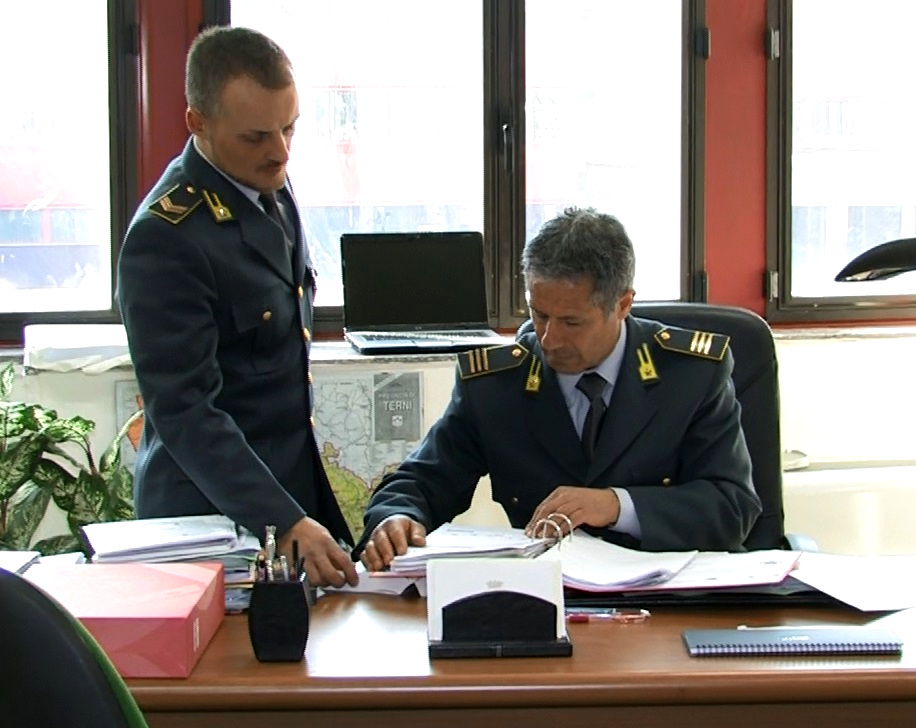 GUARDIA DI FINANZA: SCOPERTA INGENTE TRUFFA AI DANNI DELLO STATO E DELL’U.E. PER INDEBITA PERCEZIONE DI FONDI NAZIONALI ED EUROPEI. DENUNCIATE 10 PERSONE E SEQUESTRATI BENI IMMOBILI E CONTI CORRENTI PER OLTRE 5 MILIONI DI EURO.