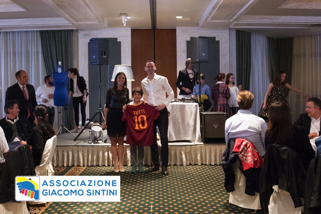 SPORT E SOLIDARIETÀ, ALL’ASTA LE MAGLIE DEI CAMPIONI CON GIACOMO SINTINI.