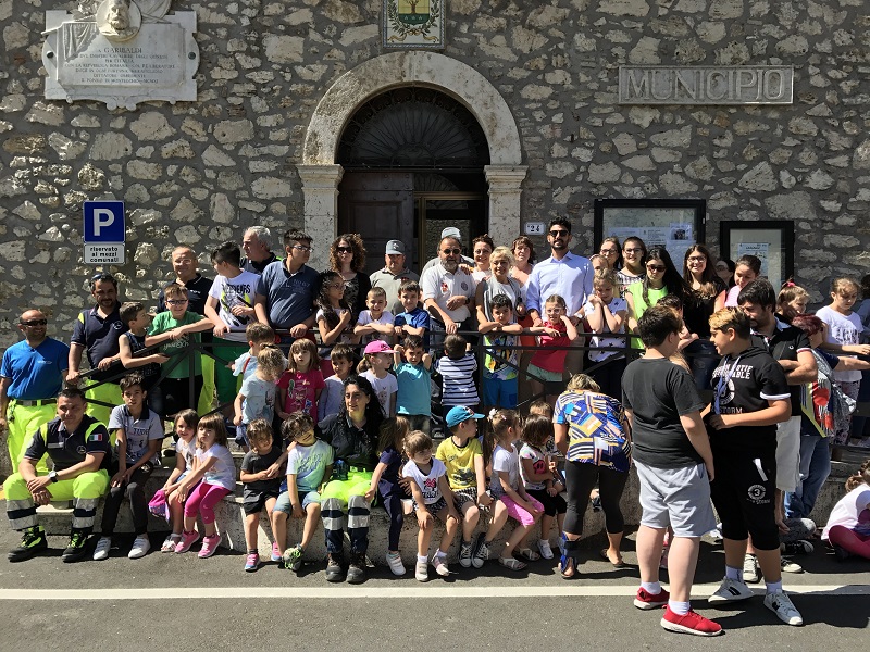 MONTECCHIO, LEZIONI PROTEZIONE CIVILE IN PIAZZA CON STUDENTI SCUOLE, CHIUSO PROGETTO “TERRA DA AMARE”.
