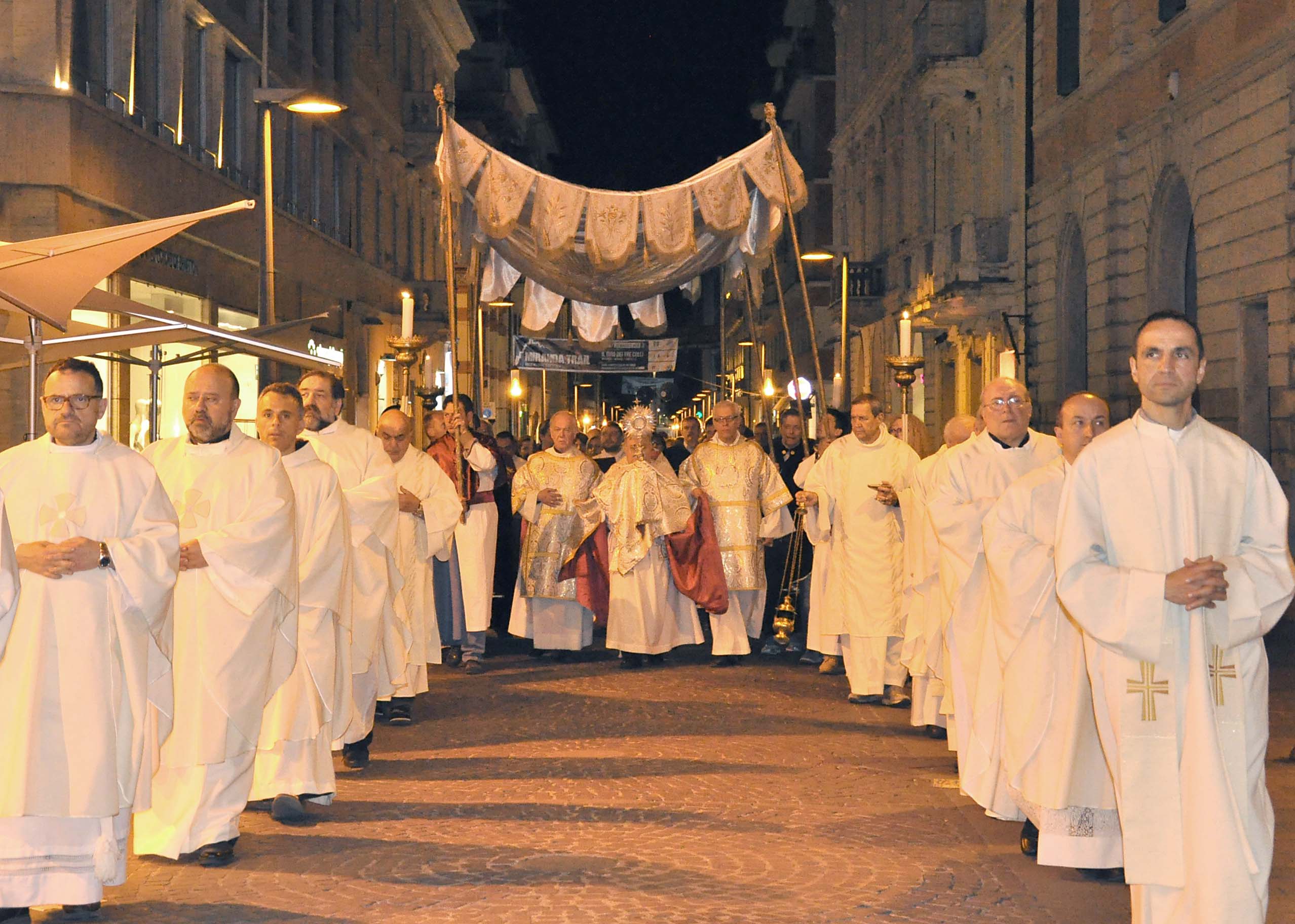 FESTA DEL CORPUS DOMINI – PROCESSIONE A TERNI IL 15 GIUGNO.