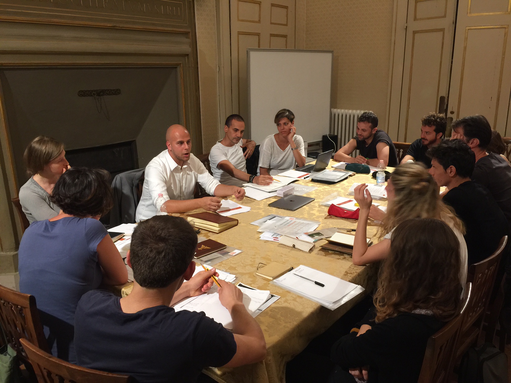 ALLA STRANIERI PARTE IL CORSO DI PERFEZIONAMENTO PER ATTORI CON IL CENTRO TEATRALE FONDATO DA LUCA RONCONI.