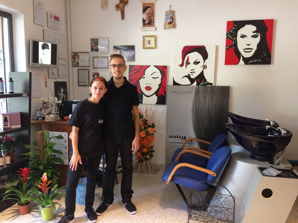 UNA BELLA STORIA DI SOLIDARIETÀ TRA COLLEGHI PARRUCCHIERI.