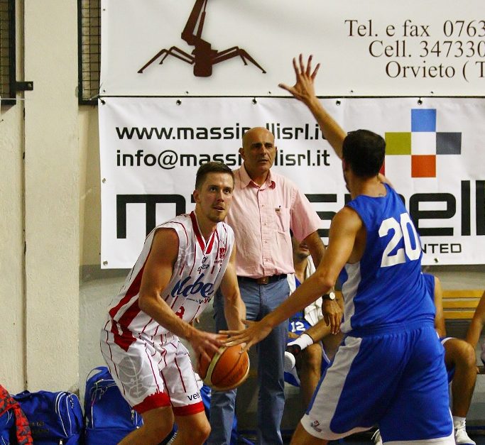 UN NUMEROSO PUBBLICO FESTEGGIA IL BELL’ESORDIO IN CASA DELLA VETRYA ORVIETO BASKET. NELLA SECONDA GIORNATA DI ANDATA DI COPPA UMBRIA, A CONCLUSIONE DELLA TRE GIORNI DEI VALERIA’S DAYS, ORVIETO OSPITA LA POLISPORTIVA ELLERA.