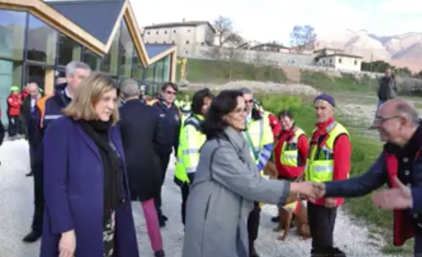 SISMA: VISITA A NORCIA DELLA PRINCIPESSA DEL KUWAIT “PER CONOSCERE IL SISTEMA DI VOLONTARIATO E DARE SOSTEGNO ALLE POPOLAZIONI COLPITE”.