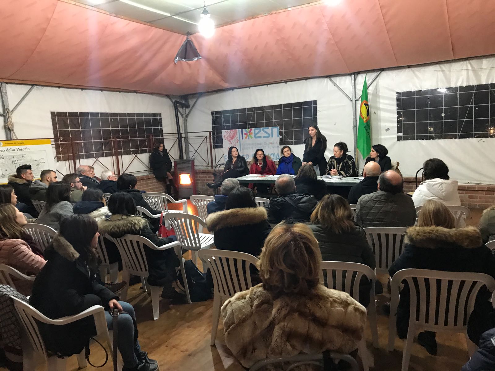 LE DONNE DEL PARCO DELLA PESCAIA IN CAMPO CONTRO LA VIOLENZA DI GENERE.