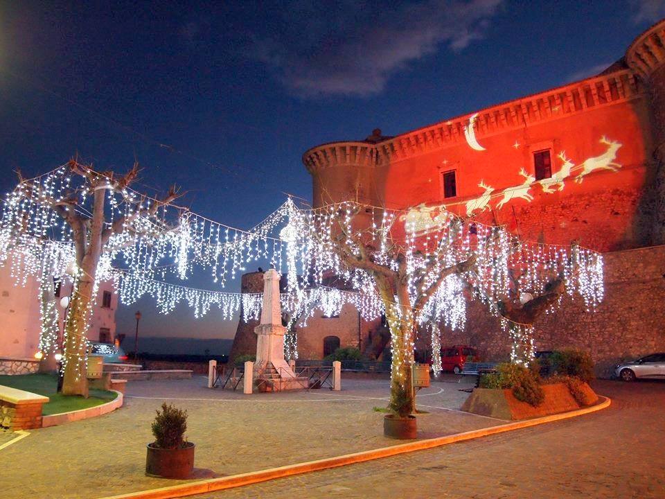 ALVIANO, BEFANA E CANTORI DE LA VECCHIERELLA CHIUDONO FESTIVITA’ NATALIZIE, CIARDO: “NOVITA’ E TRADIZIONE PER CITTADINI E TURISTI”.