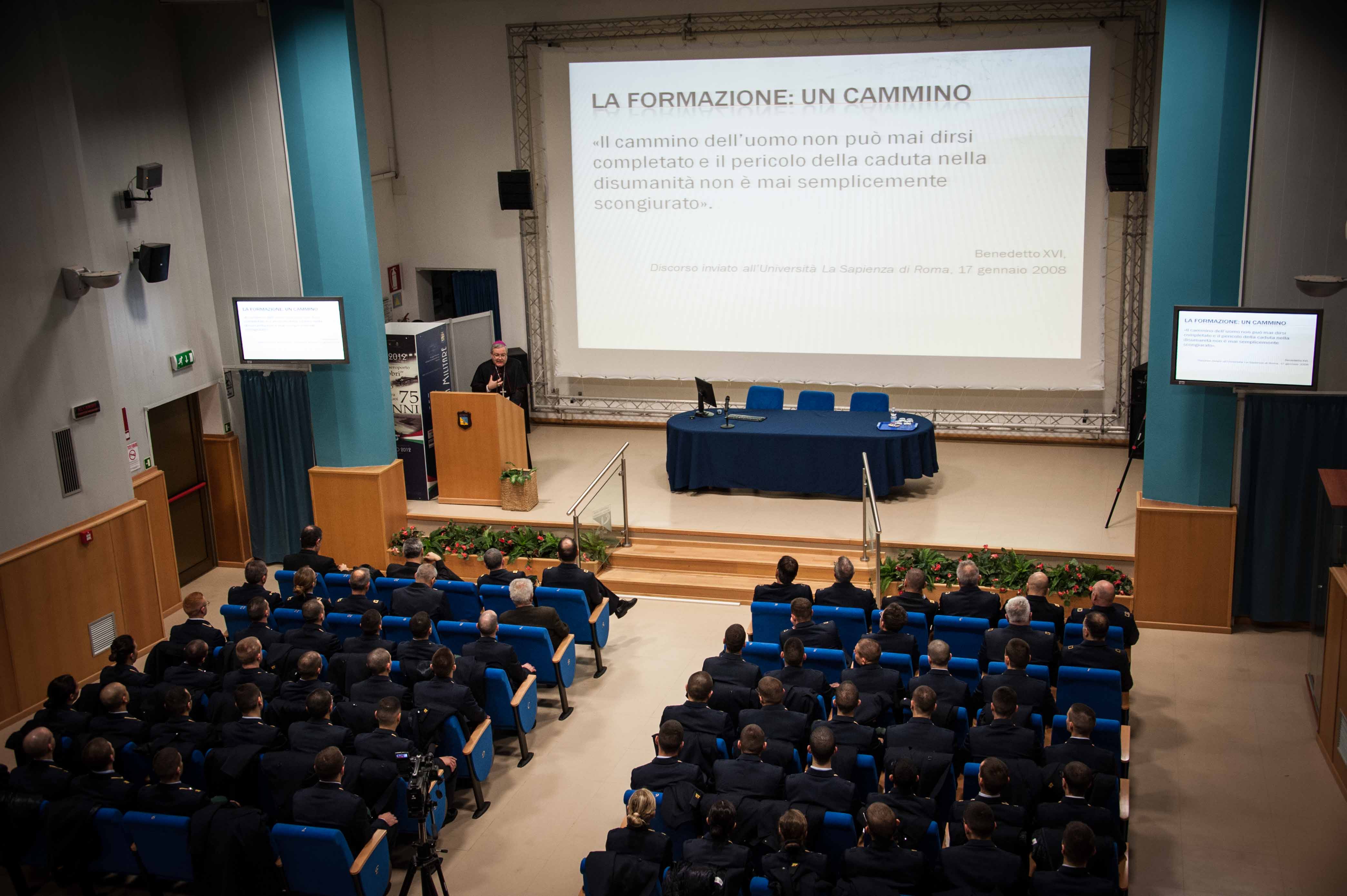 L’ORDINARIO MILITARE HA INCONTRATO GLI ALLIEVI MARESCIALLI DELL’AERONAUTICA MILITARE.
