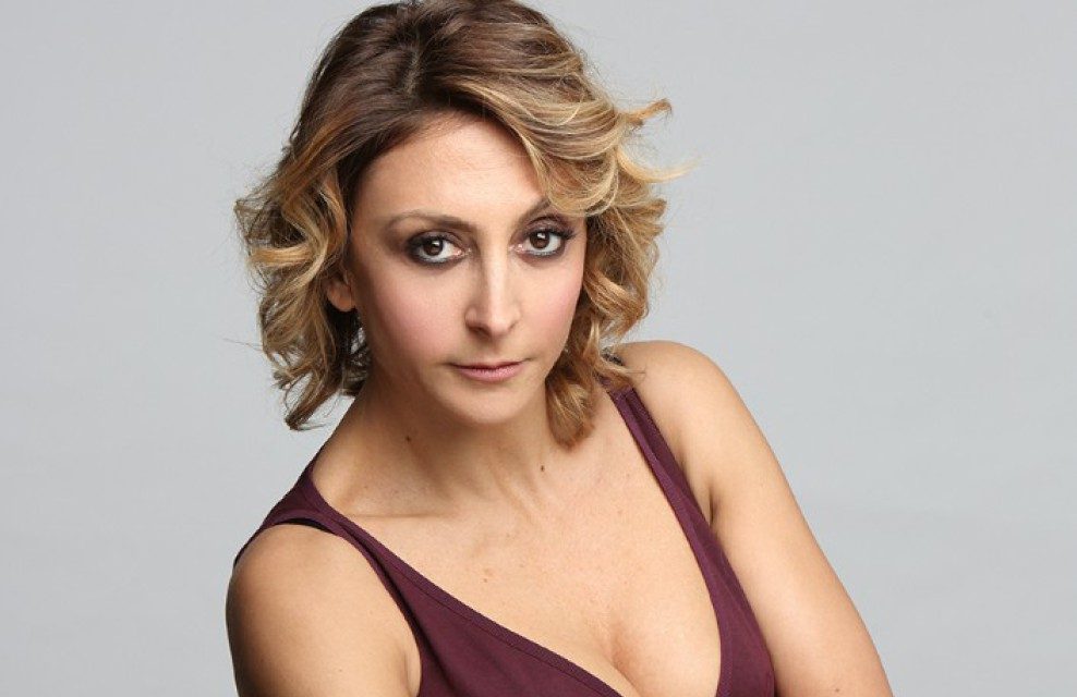 AL MANCINELLI UN LIVE TUTTO DA RIDERE, IN SCENA PAOLA MINACCIONI.
