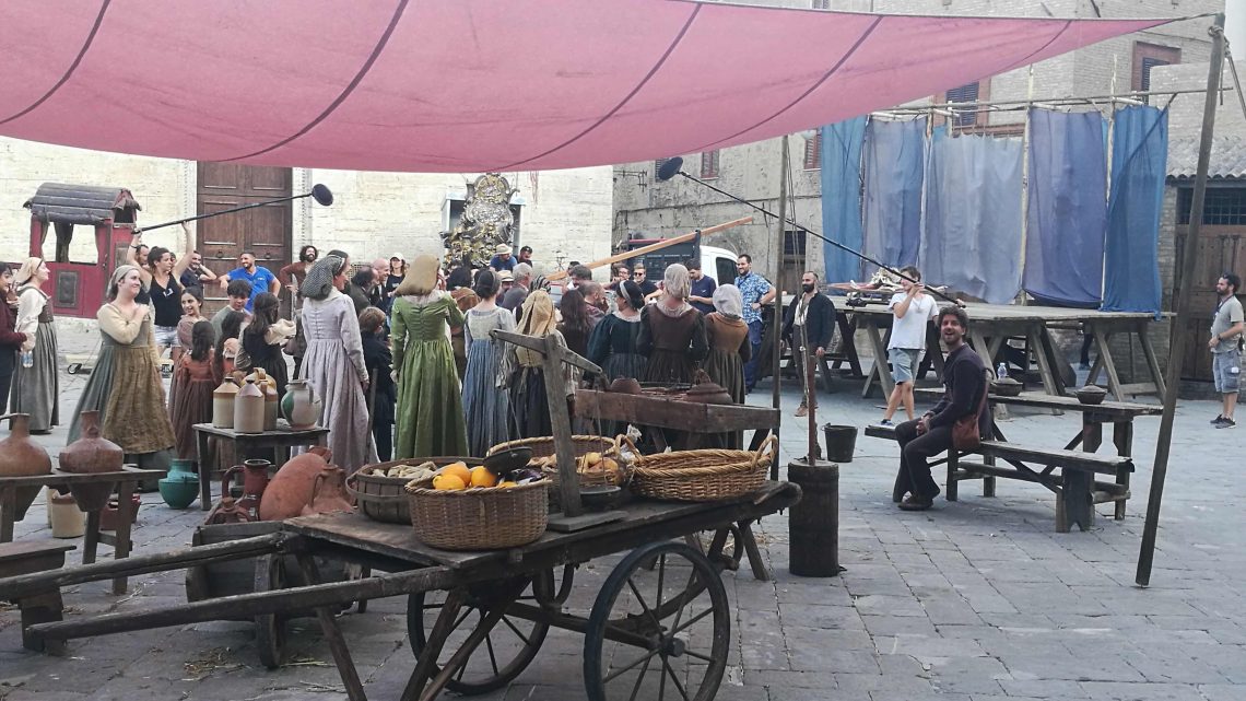 BEVAGNA, UN’INTERA CITTA’ MOBILITATA PER LE RIPRESE DI “BENEDETTA”.