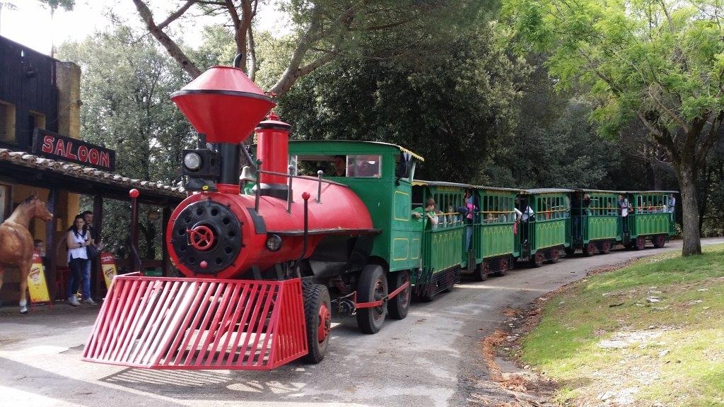 IN TANTI A CITTÀ DELLA DOMENICA PER FERRAGOSTO, SPETTACOLI FINO A DOMENICA.