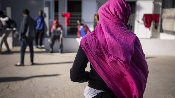 TRATTA E SFRUTTAMENTO: SAVE THE CHILDREN, IN ITALIA AD ALTISSIMO RISCHIO I MINORI MIGRANTI SOLI IN TRANSITO ALLA FRONTIERA NORD, TRA CUI RAGAZZE VITTIME DI SFRUTTAMENTO SESSUALE PE PAGARE I PASSEURS