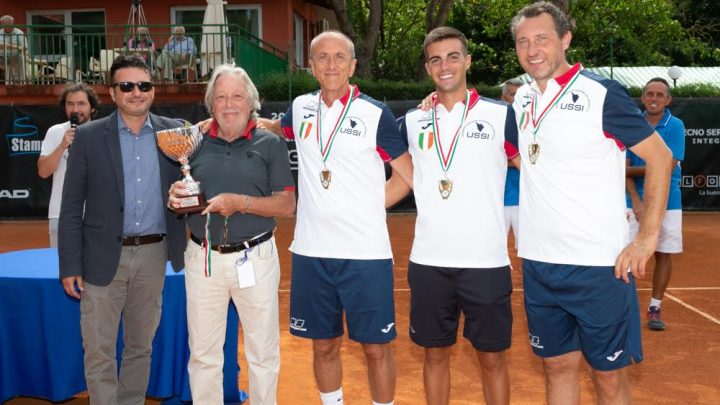 CAMPIONATO NAZIONALE A SQUADRE DI TENNIS PER GIORNALISTI LA TOSCANA SI CONFERMA: BATTUTA IN FINALE LA SARDEGNA SUCCESSO PER IL CORSO DI FORMAZIONE