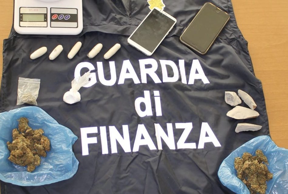 GUARDIA DI FINANZA: ATTIVITA’ DI CONTRASTO ALLO SPACCIO DI SOSTANZE STUPEFACENTI A TERNI. SEQUESTRATI CIRCA 640 GRAMMI DI MARIJUANA E 50 GRAMMI EROINA. ARRESTATO UN CITTADINO NIGERIANO E DENUNCIATO UN SUO CONNAZIONALE.