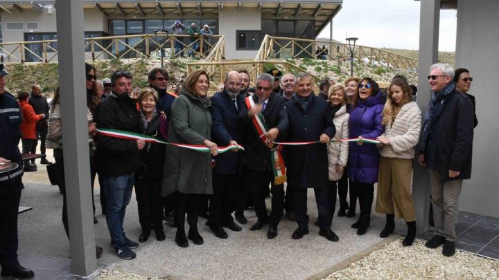 SISMA: INAUGURATA A CASTELLUCCIO LA NUOVA STRUTTURA PER ATTIVITA’ PRODUTTIVE. MARINI “E’ PRESUPPOSTO PER DARE FUTURO A QUESTA COMUNITA'”.