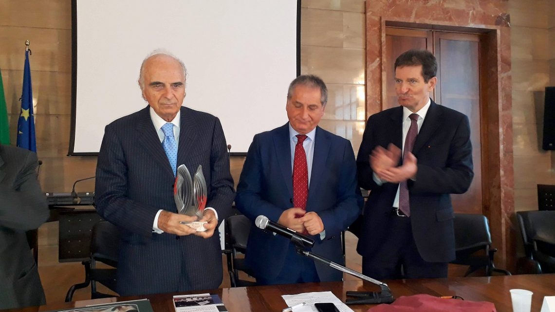 SPORT, PREMIATO STAMATTINA IN PROVINCIA MARIO PESCANTE: “LO SPORT UNISCE I GIOVANI E AVVICINA I POPOLI”.