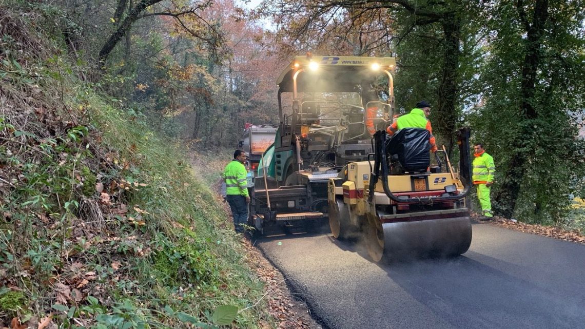 SULLE STRADE COMUNALI LAVORI IN CORSO DI SVOLGIMENTO E DI PROSSIMA ESECUZIONE.