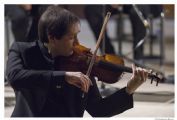 LA FILARMONICA RIPARTE CON GUIDO RIMONDA E “LE VIOLON NOIR”.