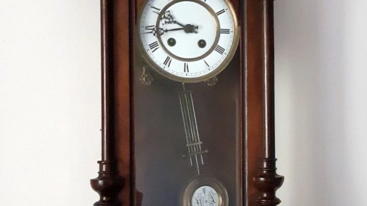 MONTEFRANCO, OROLOGIO IN COMUNE SIMBOLO DI EMIGRAZONE MONTEFRANCANA