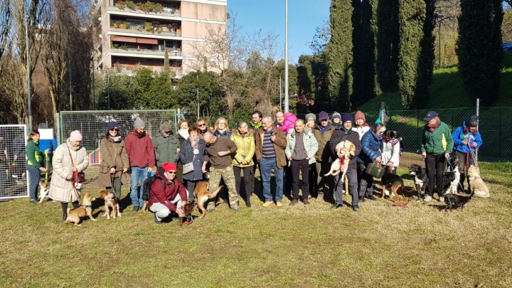 AL PARCO DELLA PESCAIA DI PERUGIA ATTIVITÀ PER CANI E PADRONI PER FAR VIVERE IL QUARTIERE