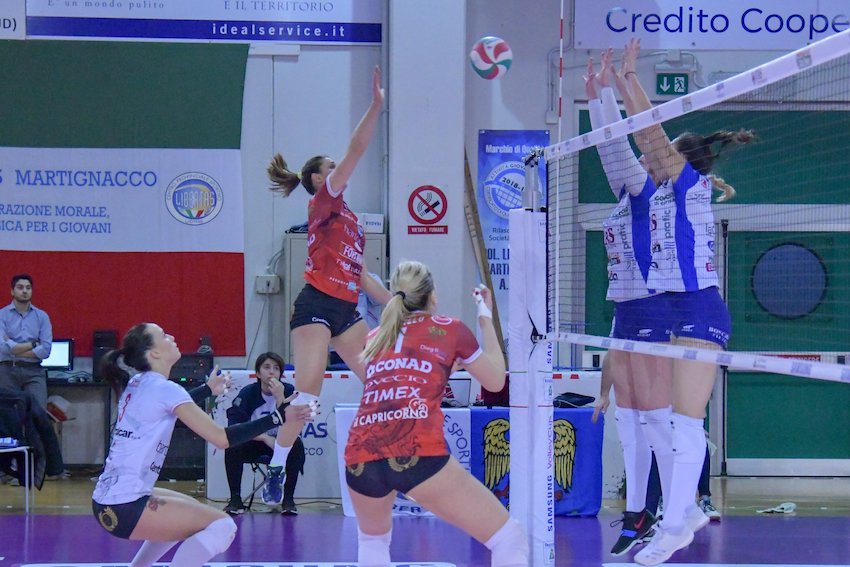 BARTOCCINI GIOIELLERIE PERUGIA INCONTRA AL PALABARTON CASERTA