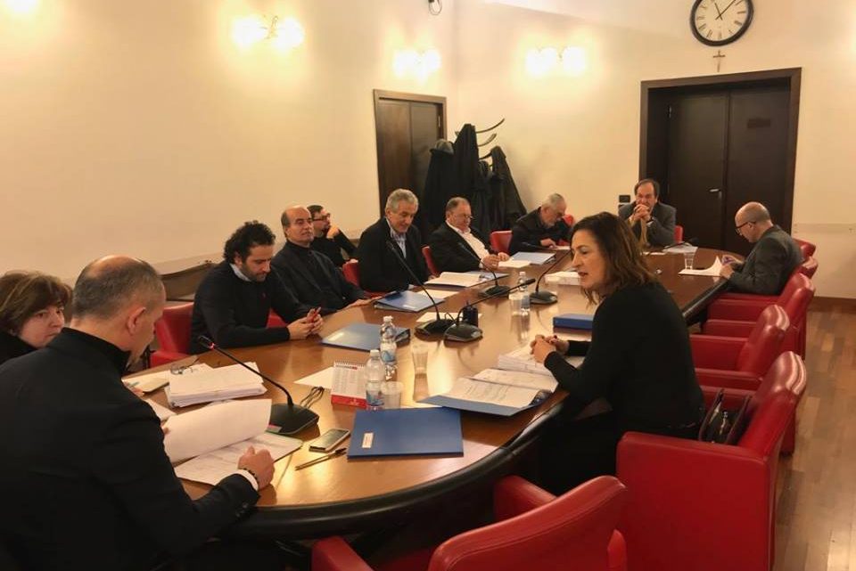 PRIMA COMMISSIONE: RESPINTA LA PROPOSTA DI LEGGE DI MORRONI (FI) PER MODIFICARE LA LEGGE REGIONALE ‘NORME SULL’INFORMAZIONE LOCALE’ – L’OBIETTIVO ERA SUPERARE L’IMPUGNATIVA DEL GOVERNO