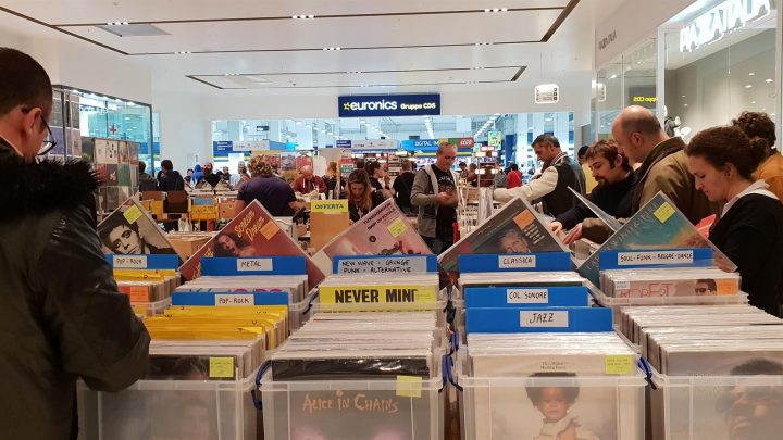 AL QUASAR VILLAGE PER GLI APPASSIONATI DI CD E VINILE TORNA LA FIERA DEL DISCO