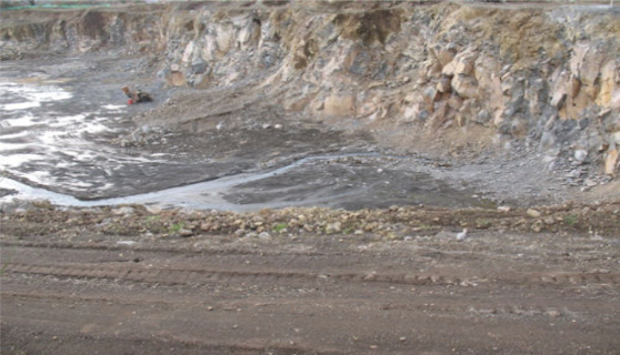 DOPO 10 ANNI DI LOTTE DEI CITTADINI DELL’ALFINA CONTRO LE CAVE DI BASALTO FINALMENTE UN TRIBUNALE CONDANNA I CAVATORI PER ESCAVAZIONE ABUSIVA
