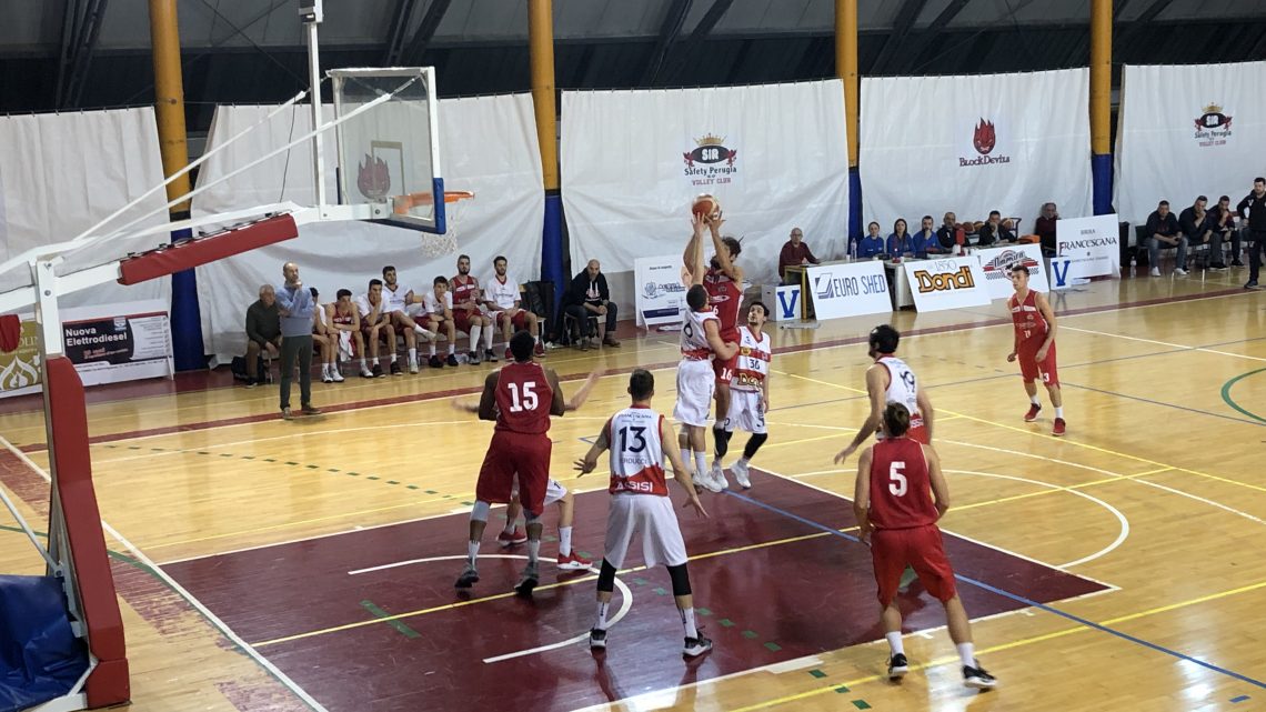 IMMENSA VIRTUS ASSISI, E’ PRIMA IN REGULAR SEASON! SCONFITTO (DOPO UN OVER TIME) IL BASKET URBANIA 63 A 57 IN UN PALASIR CALDISSIMO.