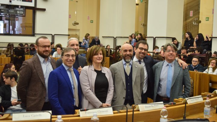 CALRE: “GIOVANE EUROPA. LA NOSTRA UMBRIA DI FRONTE ALLE SFIDE DEL CAMBIAMENTO” – OGGI LA GIORNATA DI CONFRONTO CON GLI STUDENTI A PALAZZO CESARONI