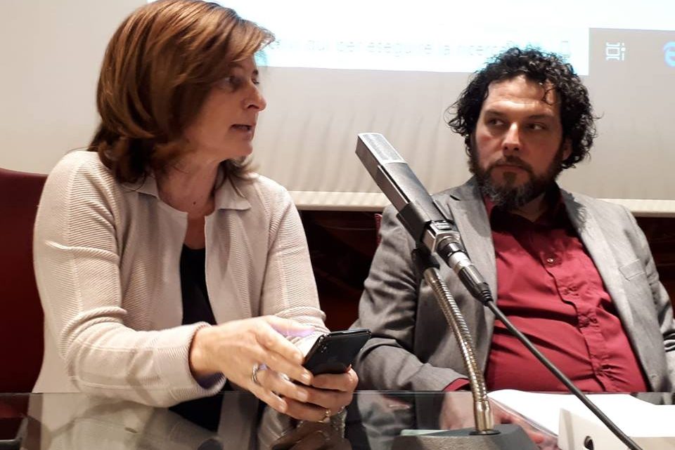CULTURA: “NEDDA E SALVATORE, UN VIAGGIO NELL’OPERA” – IL SALUTO DELLA PRESIDENTE DELL’ASSEMBLEA LEGISLATIVA, PORZI ALLA CONFERENZA STAMPA DELL’ASSOCIAZIONE ‘SINE TRACTU’ A PALAZZO CESARONI