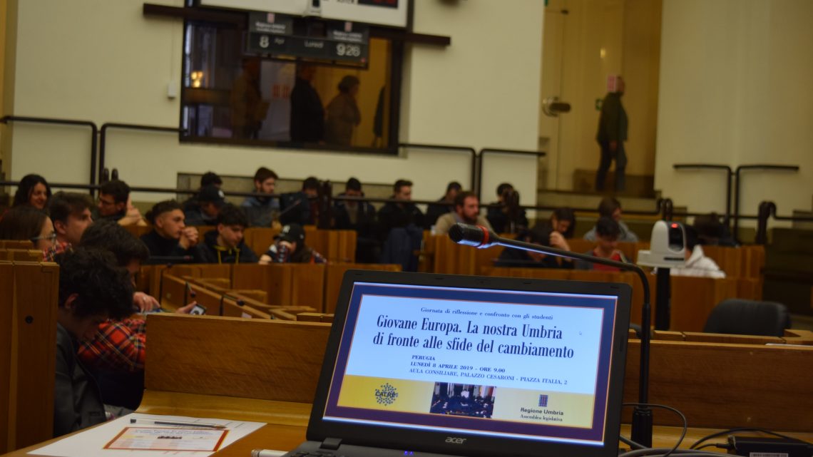 CALRE: “GIOVANE EUROPA. LA NOSTRA UMBRIA DI FRONTE ALLE SFIDE DEL CAMBIAMENTO” – GIOVEDÌ 9 MAGGIO ORE 9.30 A NORCIA PROSEGUONO LE GIORNATE DI CONFRONTO CON GLI STUDENTI