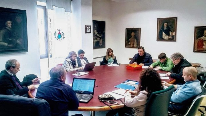 NUOVO STATUTO PER IL PALIO DEI QUARTIERI. IERI L’APPROVAZIONE E LA FIRMA DA PARTE DELL’ENTE PALIO