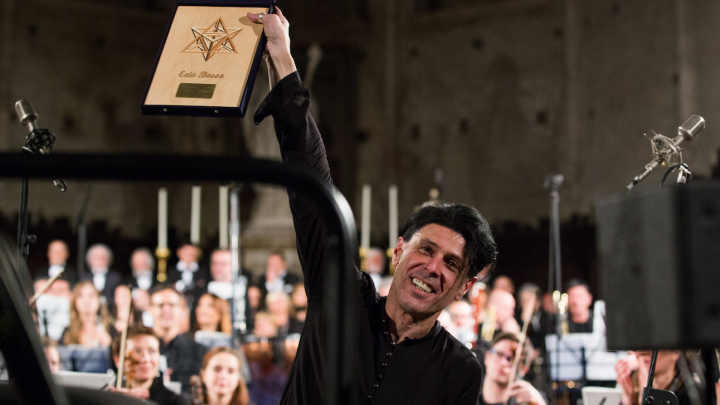 TRIONFO PER LO STABAT MATER DIRETTO DA EZIO BOSSO. A TODI PER IUBEL FESTIVAL LE PAROLE DI JACOPONE E LA MUSICA DI GIOCCHINO ROSSINI SCUOTONO E INCANTANO IL PUBBLICO