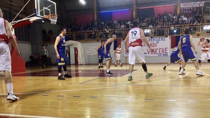 LA VIRTUS ASSISI E’ SUPER, BATTE TERMOLI NELLA “BELLA” E STACCA IL PASS PER LA FINALE: ORA IN PALIO C’E’ LA PROMOZIONE IN C GOLD. AL PALASIR FINISCE 77 A 43.