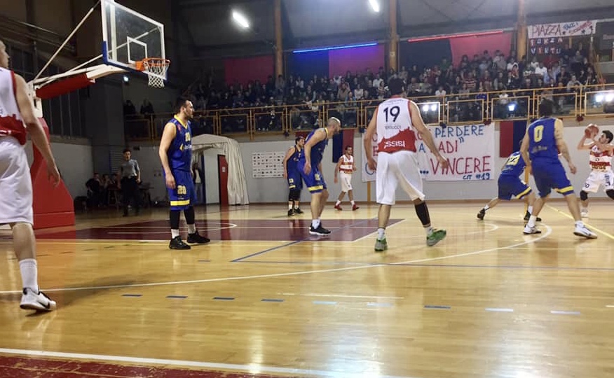 LA VIRTUS ASSISI E’ SUPER, BATTE TERMOLI NELLA “BELLA” E STACCA IL PASS PER LA FINALE: ORA IN PALIO C’E’ LA PROMOZIONE IN C GOLD. AL PALASIR FINISCE 77 A 43.