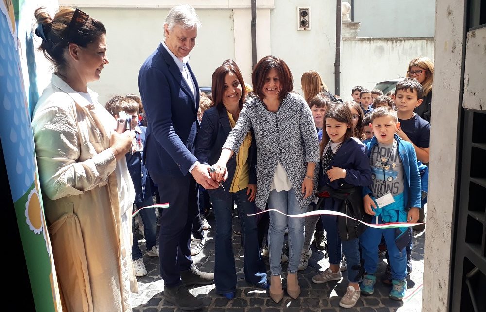 PROGETTO “ACQUA E’ VITA” INAUGURATA LA MOSTRA CON I LAVORI DELLE SCUOLE AL MUSEO DIOCESANO, 200 BAMBINI PRESENTI E 760 LAVORI ESPOSTI.