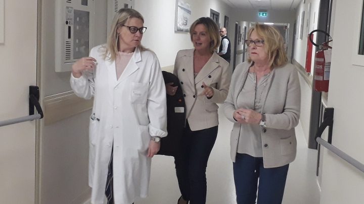 L’EX MINISTRO BEATRICE LORENZIN IN VISITA ALL’ISTITUTO CLINICO PORTA SOLE: “UNA STRUTTURA DI GRANDE ECCELLENZA, NEL CENTRO ITALIA NON CE NE SONO COSÌ”.