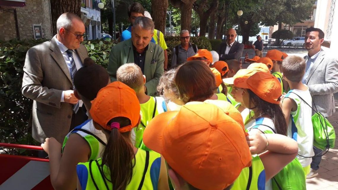 PIANO BANDA ULTRA LARGA, INAUGURATO CANTIERE A PASSIGNANO SUL TRASIMENO. PRESIDENTE PAPARELLI: ENTRO 2020 “AUTOSTRADA” IN FIBRA OTTICA IN TUTTA LA REGIONE