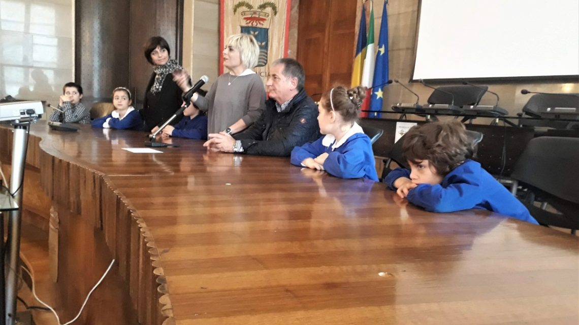 SCUOLA, BAMBINI SCRIVONO LIBRI PER RACCONTARE DIRITTI UMANI: INIZIATIVA PRESENTATA IN PROVINCIA A TERNI.