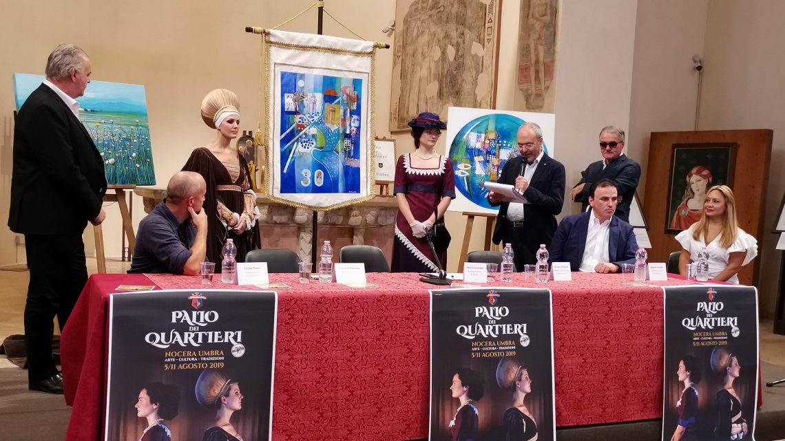 PRESENTATO IL TRENTENNALE DEL PALIO DEI QUARTIERI. DAL 5 ALL’11 AGOSTO, ARTE, CULTURA, TRADIZIONI E L’IMMANCABILE SFIDA