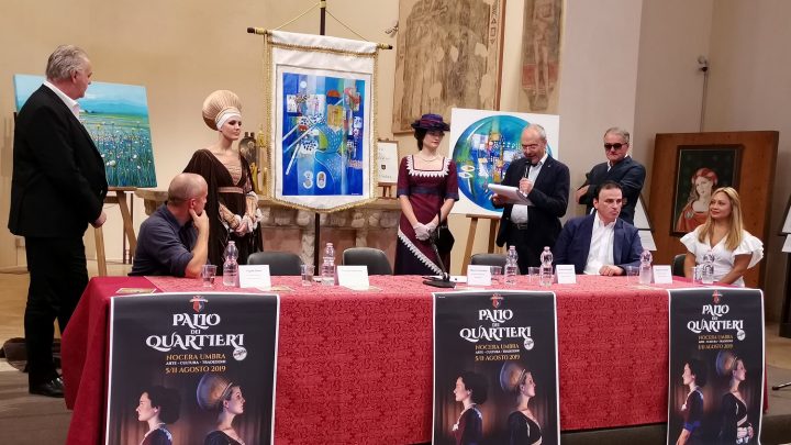 PRESENTATO IL TRENTENNALE DEL PALIO DEI QUARTIERI. DAL 5 ALL’11 AGOSTO, ARTE, CULTURA, TRADIZIONI E L’IMMANCABILE SFIDA