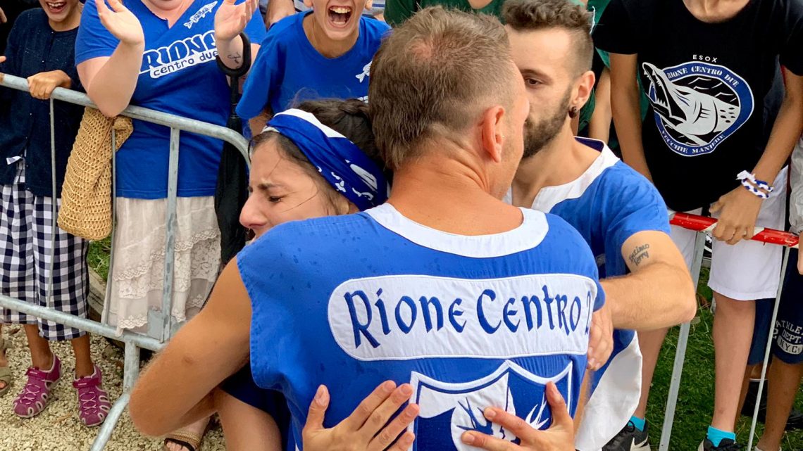 PASSIGNANO, IL RIONE CENTRO DUE SI AGGIUDICA IL XXXVI PALIO DELLE BARCHE